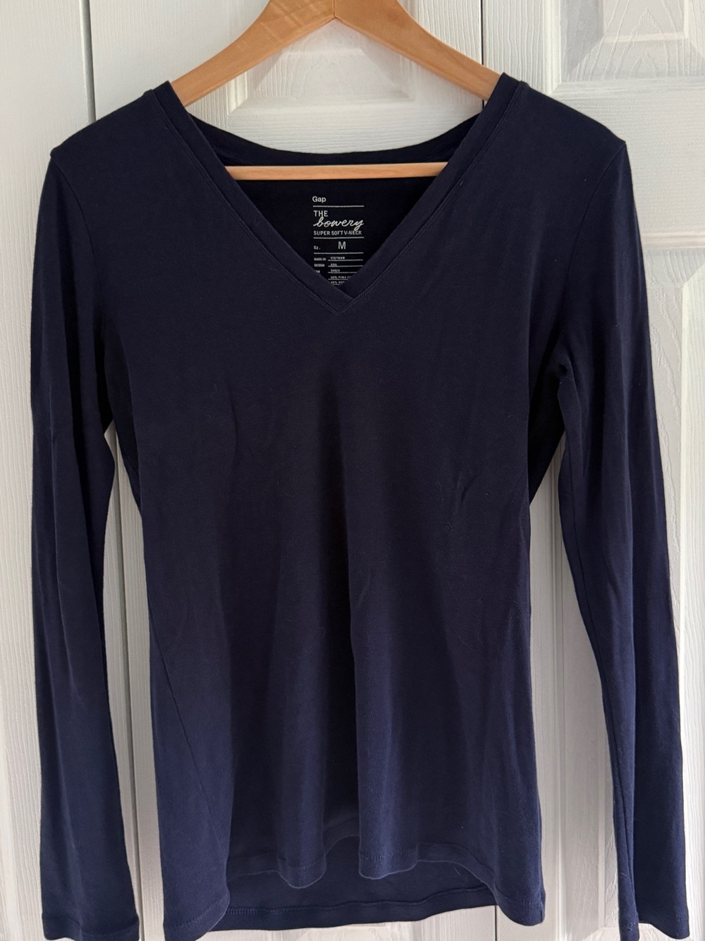 GAP Women's Long-Sleeve V-Neck Top - Navy Blue